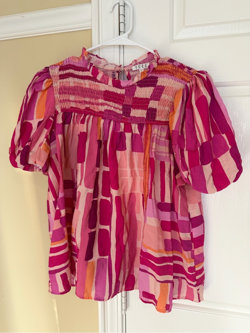 TCEC Pink Orange Abstract Smocked Puff Sleeve Blouse M